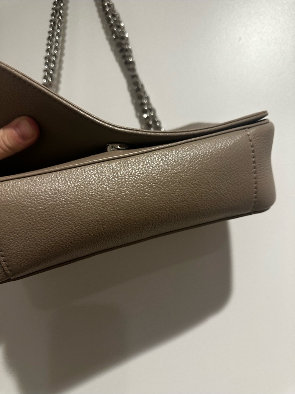 Tory Burch Pebbled Leather Crossbody in Taupe with Silver Chain - Picture 3 of 8